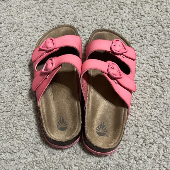 Girls sandals size 2- USED with out a box - Picture 2 of 2